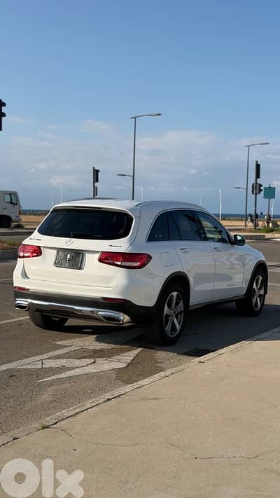 Mercedes-Benz GLC 300 4 matic 2019 full options super clean