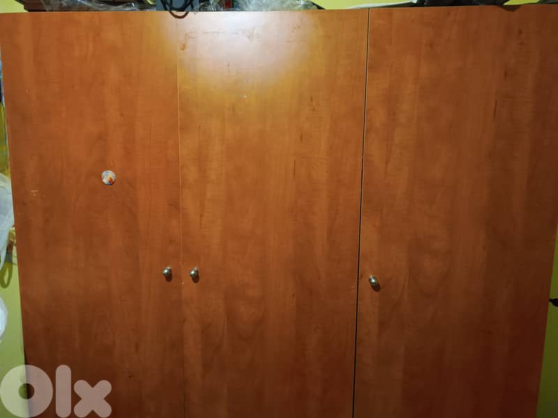 Brown closet خزانة غرفة 0