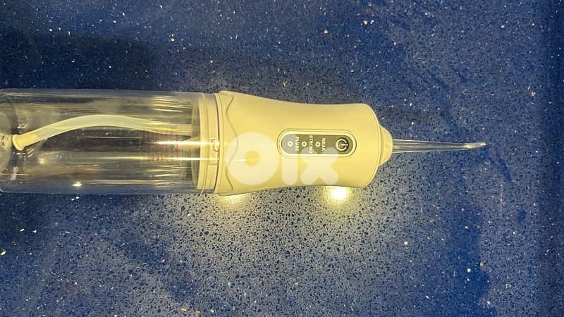 water flosser / oral irrigator 0