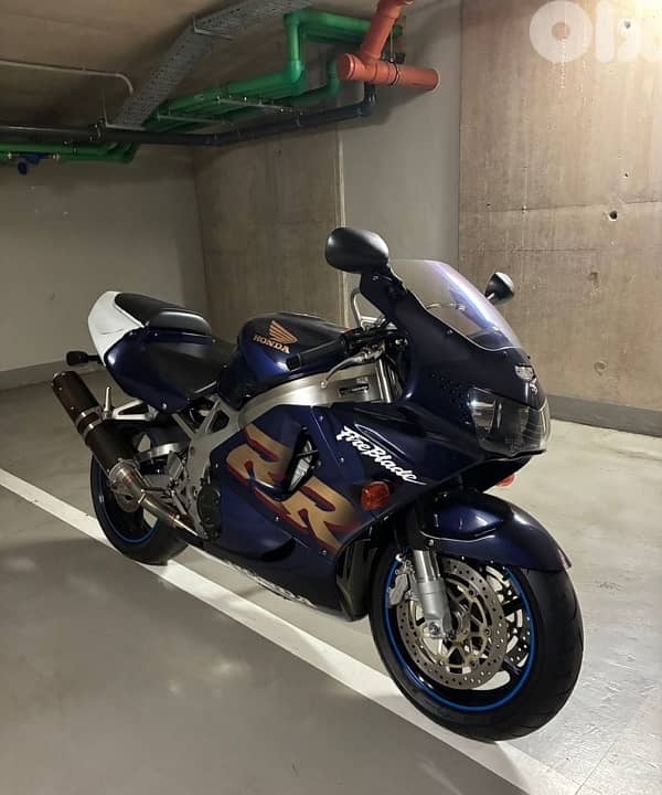 HONDA -CBR -FIREBLADE 1