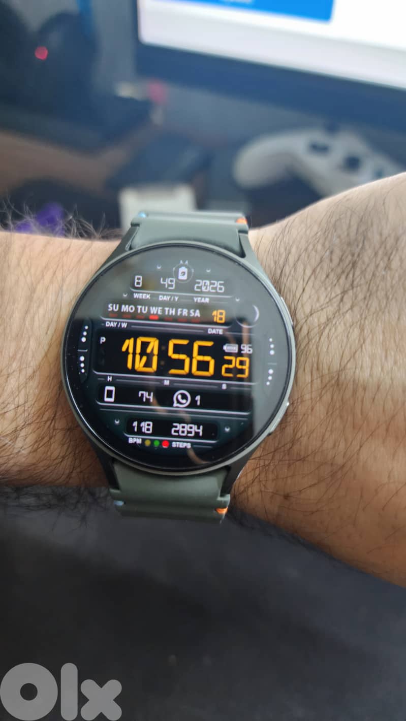 Samsung watch 7 green with box and charger w 3 bands for sale 1
