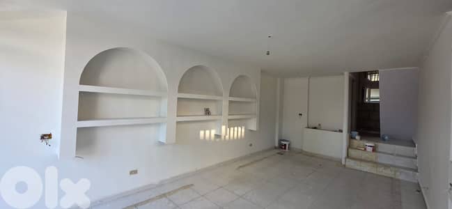 SHOP FOR RENT ON BOUMANA MAIN ROAD, (BRR-170)