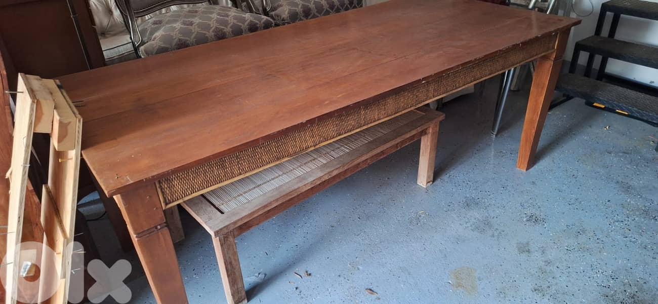 Dining Room Table 0