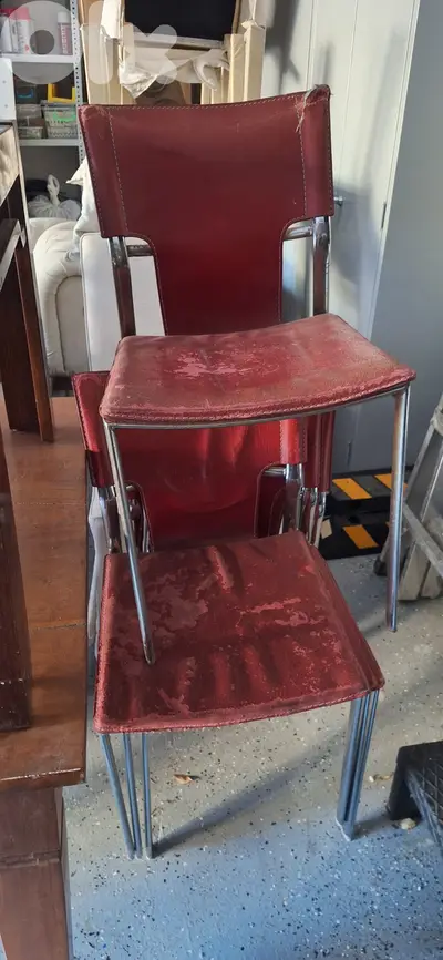 Leather Chair (NEEDS REPAIR) - BEST OFFER
