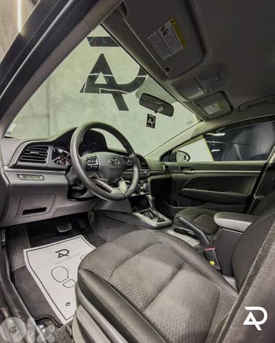 Hyundai Elantra 2019 Clean Carfax 38000 miles