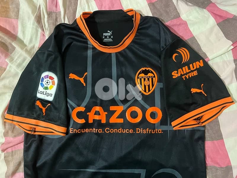 valencia puma away jersey 2022 cavani 7 4