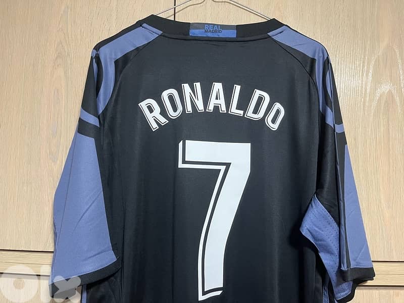 Real Madrid ronaldo 7 2017 away adidas shirt 1