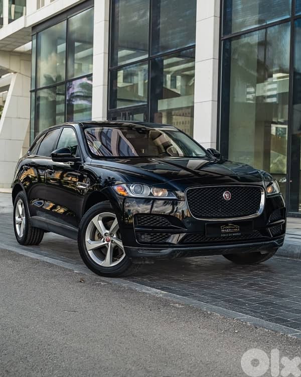 Jaguar F-Pace 2018 , CLEAN CARFAX . black on black 0