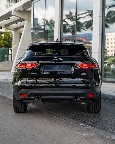 Jaguar F-Pace 2018 , CLEAN CARFAX . black on black