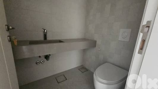 AH-HKL-400 Office 70m2 for Rent – Prime Location in Hamra