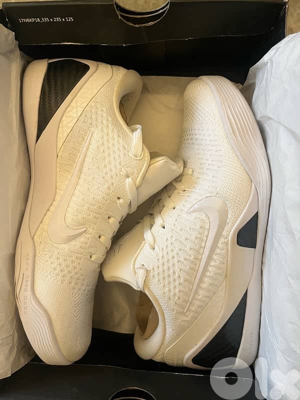 kobe nike shoes white copy AAAA+ barely used size 43 1