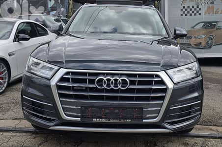 Audi Q5 2018 Quattro premium plus Ajnabieh Clean Carfax
