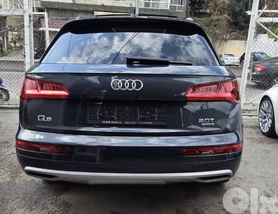 Audi Q5 2018 Quattro premium plus Ajnabieh Clean Carfax
