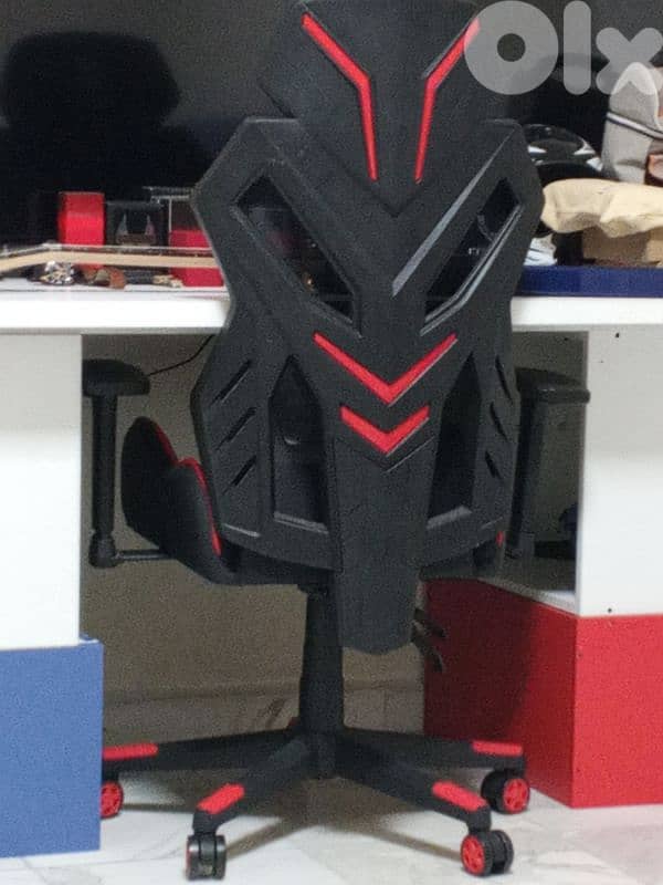 BEST PRICED GAMING CHAIR EVER IT WAS 220$ 1