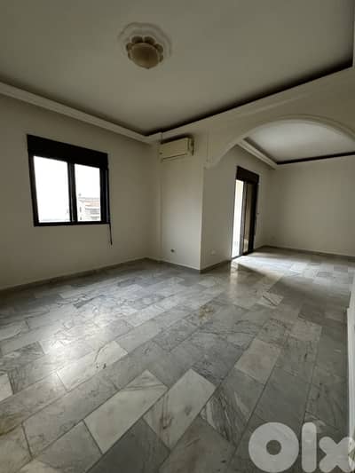 RWK106JG - Used well maintained apartment for rent in sehayleh