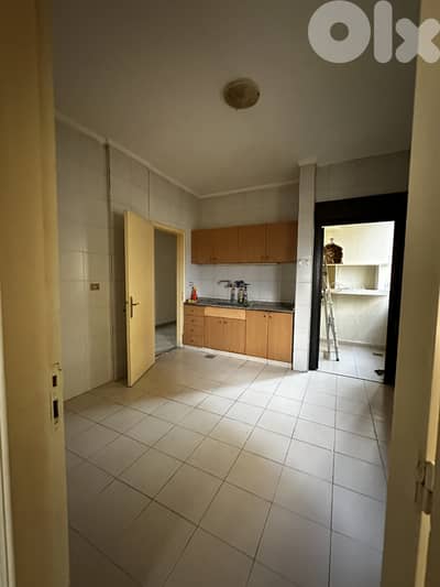 RWK106JG - Used well maintained apartment for rent in sehayleh