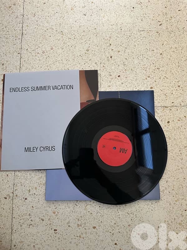 Endless Summer Vacation vinyl by Miley Cyrus 1