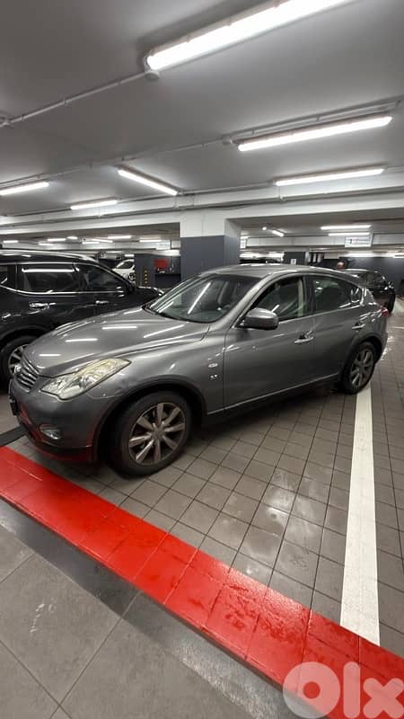 Infiniti QX50 2015 4x4, 33000 KMS ONLY, Company source 0
