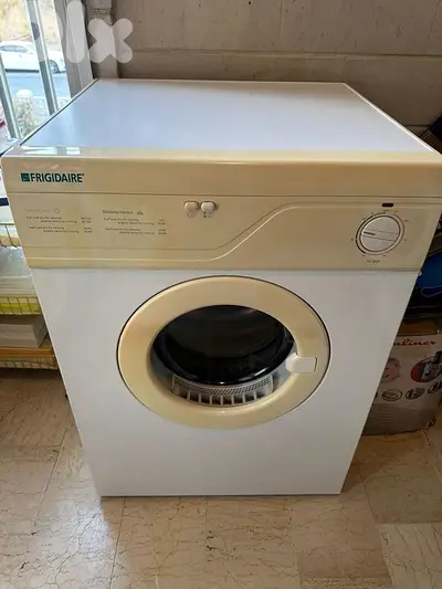 FRIGIDAIRE CLOTHES DRYER