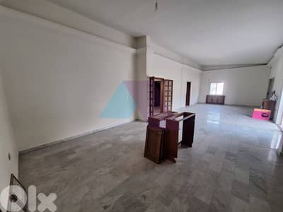 Lux 4 bedrom apartment, prime location 4sale Baabdat - شقة في بعبدات