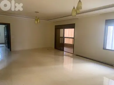 RWK242EN - Well-maintained unfurnished apartment for rent in Ghadir