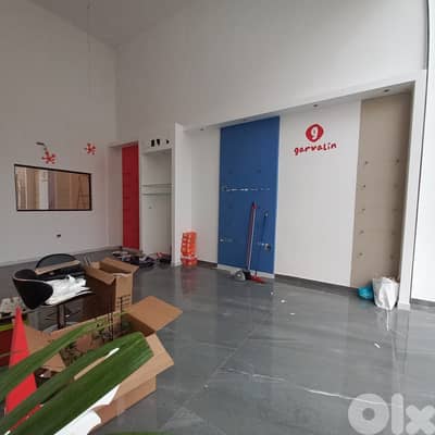 Shop with high ceiling in Zalka for rent محل ذو سقف مرتفع للإيجار في ز