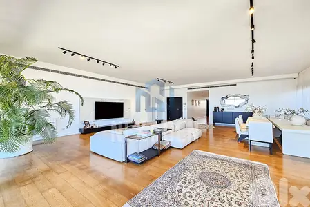 Apartment For Sale In Achrafieh | شقة للبيع في الأشرفية