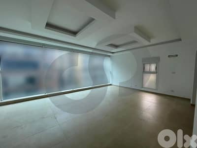 شقة فخمة تصميم رائع بموقع مميز في منطقة المنلا/ tripoli REF#SJ133751