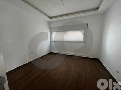 شقة فخمة تصميم رائع بموقع مميز في منطقة المنلا/ tripoli REF#SJ133751