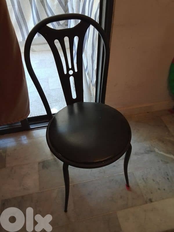 3 iron chairs  ٣ كرسي حديد 1