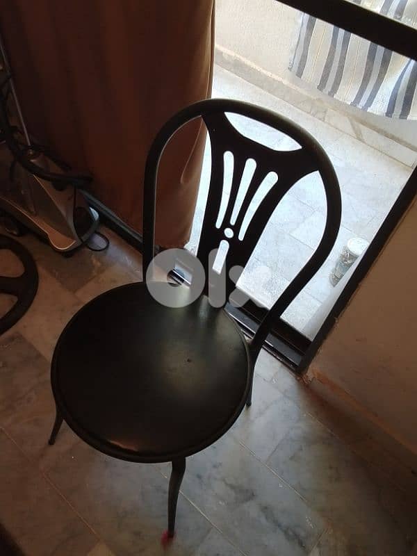 3 iron chairs  ٣ كرسي حديد 4