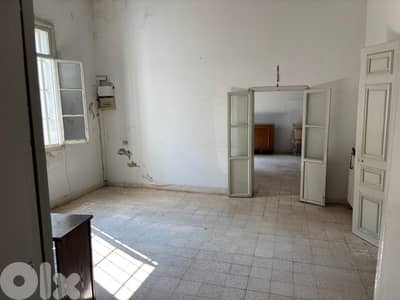 GMK125MH - Old House For Sale In  Haret Sakher منزل قديم للبيع في حارة