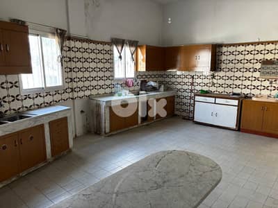 GMK125MH - Old House For Sale In  Haret Sakher منزل قديم للبيع في حارة
