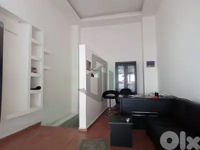 Office for Sale in Saqyet El Janzir مكتب للبيع في ساقية الجنزير