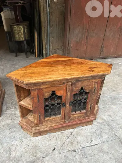 vintage coner table cabinet 90x60x65cm طاولة زاوين انتيك قطراني vintage coner table cabinet 90x60x65cm طاولة زاوين انتيك قطراني