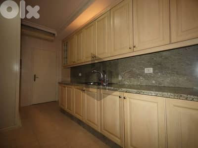 Apartment for Sale in Mar Elias شقة للبيع في مار الياس