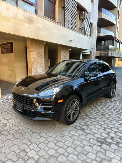 Porsche Macan 2019 black on brown (clean carfax)
