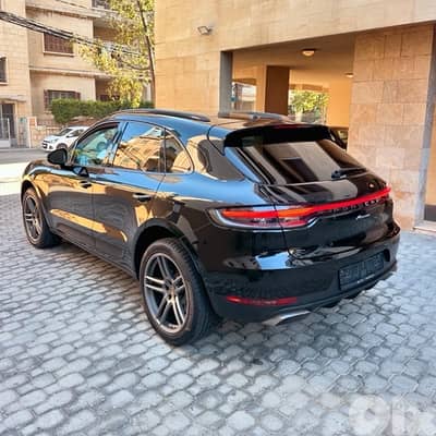 Porsche Macan 2019 black on brown (clean carfax)