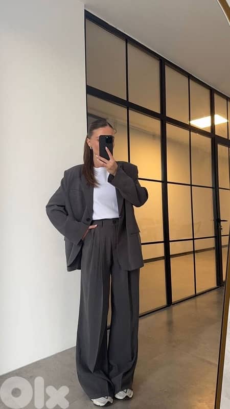 new pant premium in tag available in beige and brown 0
