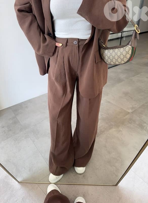 new pant premium in tag available in beige and brown 3