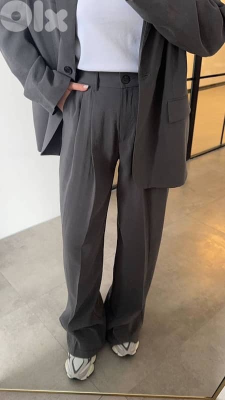 new pant premium in tag available in beige and brown 4
