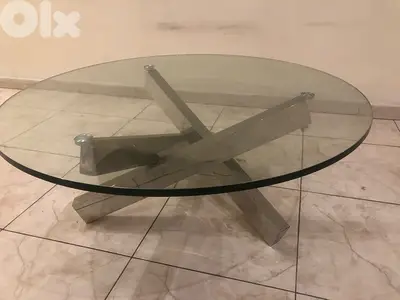 chrome center table in excellent condition. 220$