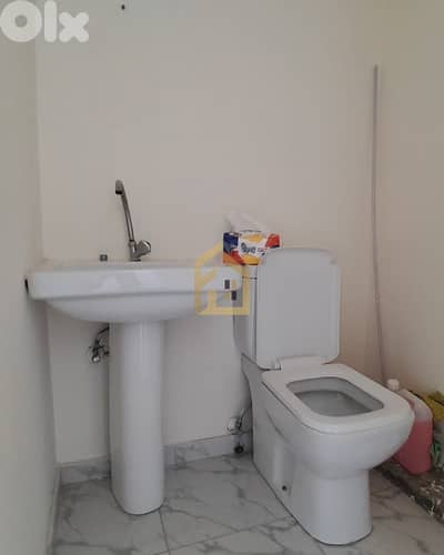 Office for rent in Amchit RC195 مكتب للإيجار  في عمشيت