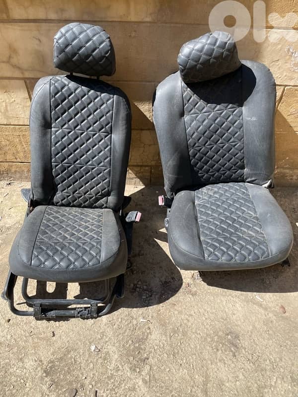 Rapid Renault 2000 Car Seats 0