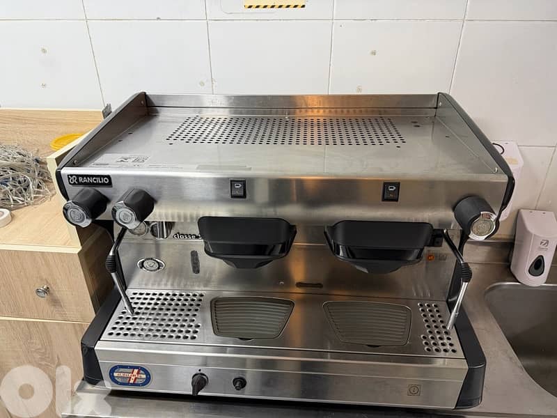 Rancilio Classe 5 2-group espresso machine in very good condition 1
