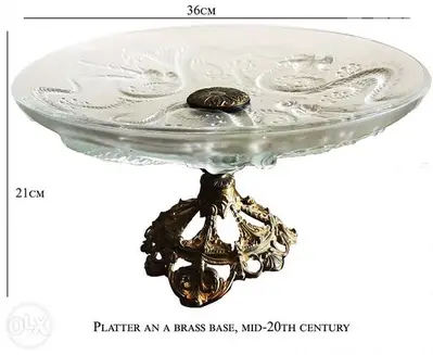 Platter an a brass base