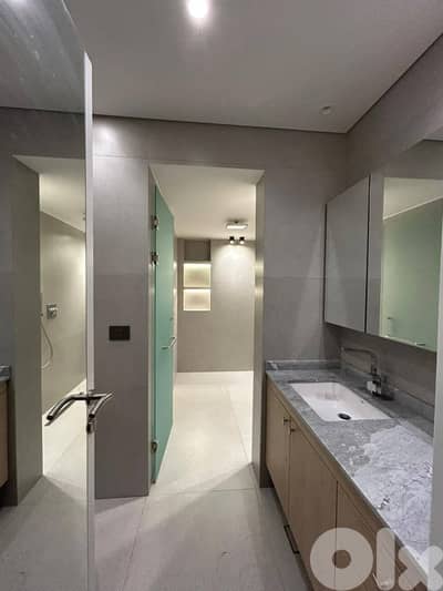 Office for rent in Downtown / مكتب للايجار في الوسط التجاري