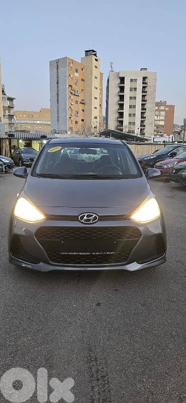 Hyundai Grand i10 mod 2018 f. o touch screen rear camera like new 0