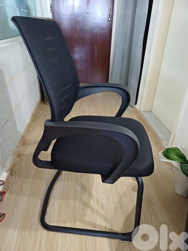 Office and Chairs for sale 3