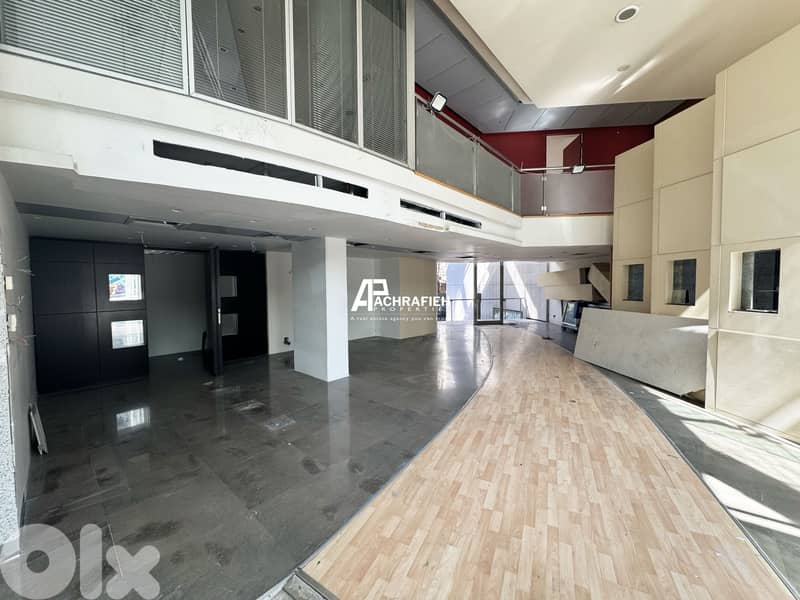 2 Floors - 180 Sqm Shop For Rent in Achrafieh 0